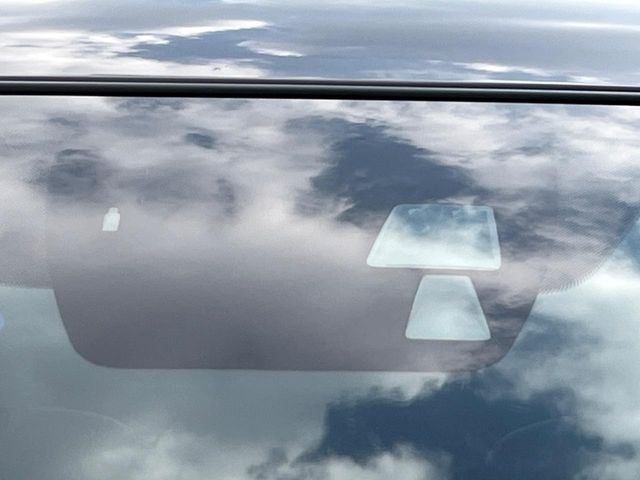 �y�X�}�[�g�V�e�B�u���[�L�T�|�[�g�z�ᑬ���s���ɑO���̎ԗ�����F�����A�Փ˂������Ȏ��͌x��ƃu���[�L�ŏՓˉ���Ɣ�Q�y�����A�V�X�g�B�����S�Ƀh���C�u�����y���݂��������܂��B