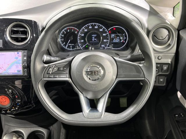 �y�X�e�A�����O�X�C�b�`�z�^�]���A�O������ڐ������炷���ƂȂ��A�I�[�f�B�I���̑��삪�\�ȕ֗��@�\!���S&���K�ȃh���C�u�����o���Ă���܂���