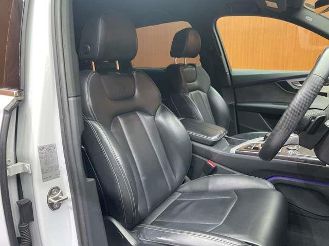 Q745 TFSI クワトロ 4WD