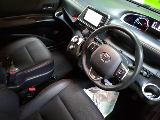 シエンタハイブリッド 1.5 G クエロ