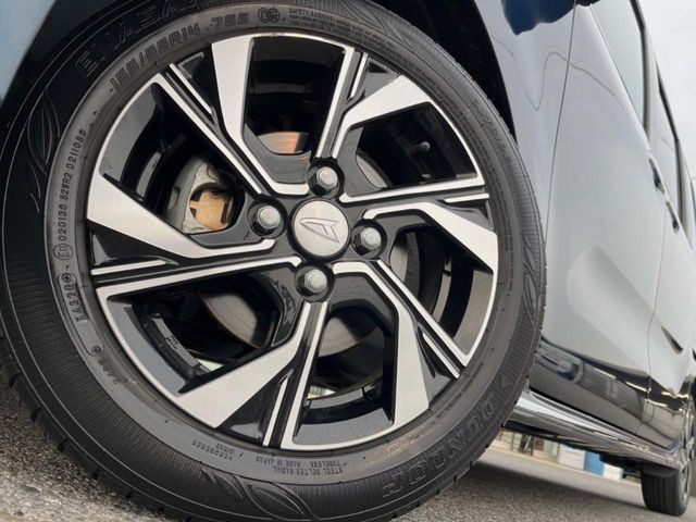 �y����14�C���`�A���~�z�C�[���z�O�ςɃ}�b�`���������A���~�z�C�[���𑕒����Ă���܂��B�e��ЊO�A���~�z�C�[����A�X�^�b�h���X�^�C�����戵�����Ă���܂��B���񂲑��k����������