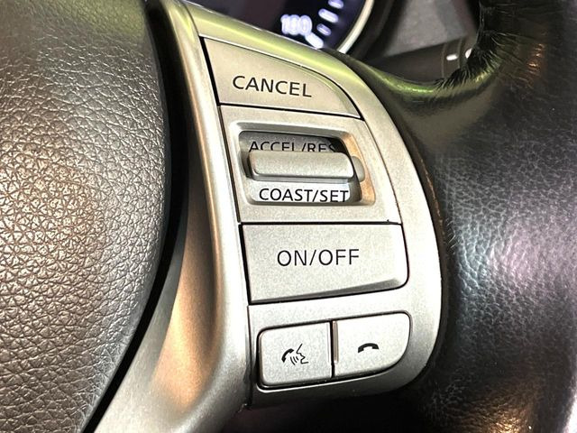 �y�N���[�Y�R���g���[���z�������H�����N���N���s�B�A�N�Z���𗣂��Ă���葬�x�ő��s���ł��A�������^�]���̕��S���y��!�����E�������ȒP�ȃX�C�b�`����Œ����ł��܂��B