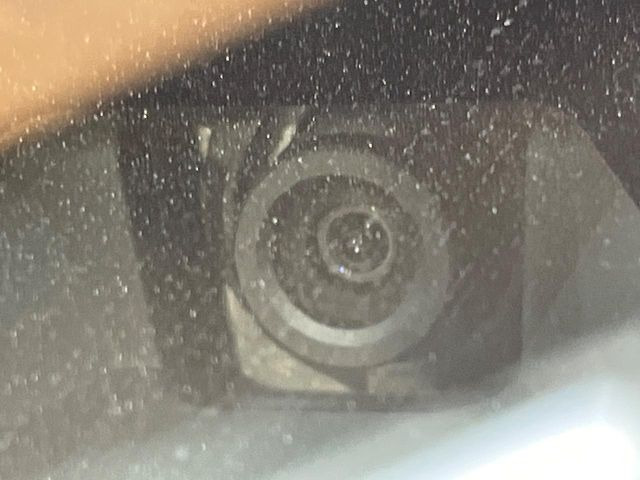 【アイサイトコアテクノロジー】前方の車両等を検知し、衝突しそうな時は警報で注意を促し、ブレーキを踏む力をサポート。ブレーキを踏めなかった場合は衝突被害軽減ブレーキが作動、衝突回避をサポートします。