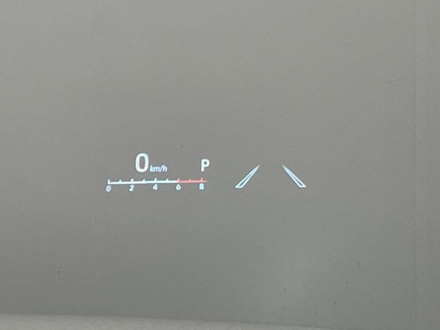 �y�J���[�w�b�h�A�b�v�f�B�X�v���C�z���݂̑��x�⑖�s�����f�W�^���\���ŉ^�]�ȑO���̃K���X�ɓ��e!�J���[�t���Ŏ��F���������A�^�]���ڐ������炳���K�v�ȏ����m�F�ł���̂łƂ��Ă��֗��ň��S!