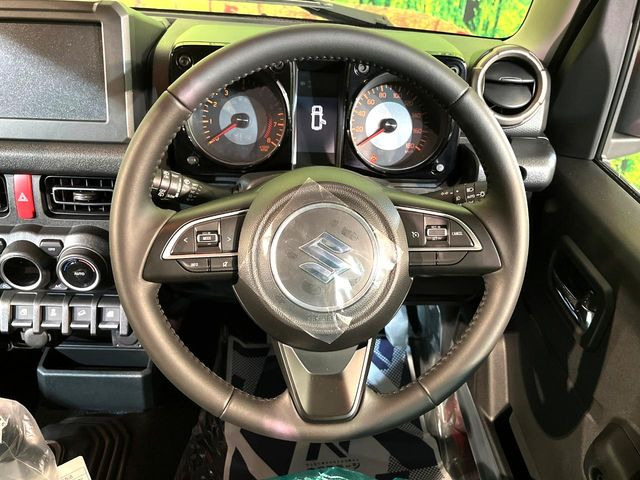 �y�����v�����X�e�A�����O�z�㎿�Ȋv���g�p���邱�ƂŁA��ɂ����������݂ƂĂ��^�]���₷���n���h���ł���