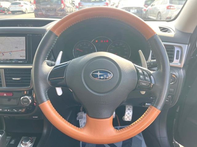 �y�����v�����X�e�A�����O�z�㎿�Ȋv���g�p���邱�ƂŁA��ɂ����������݂ƂĂ��^�]���₷���n���h���ł���