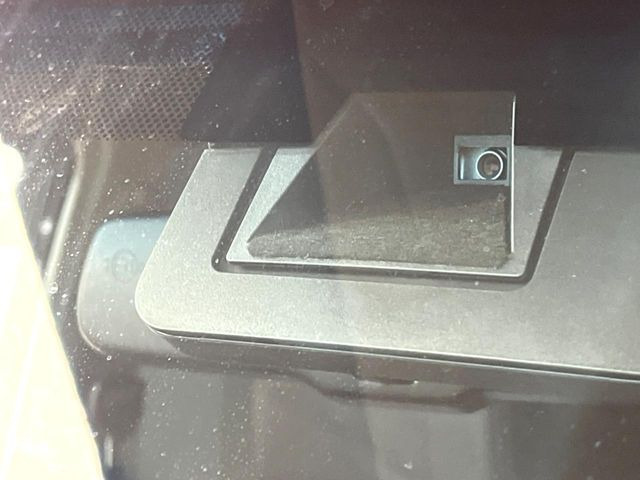 �y�g���^�Z�[�t�e�B�Z���X�z���s���ɑO���̎ԗ�����F�����A�Փ˂������Ȏ��͌x��ƃu���[�L�ŏՓˉ���Ɣ�Q�y�����A�V�X�g�B�����S�Ƀh���C�u�����y���݂��������܂��B