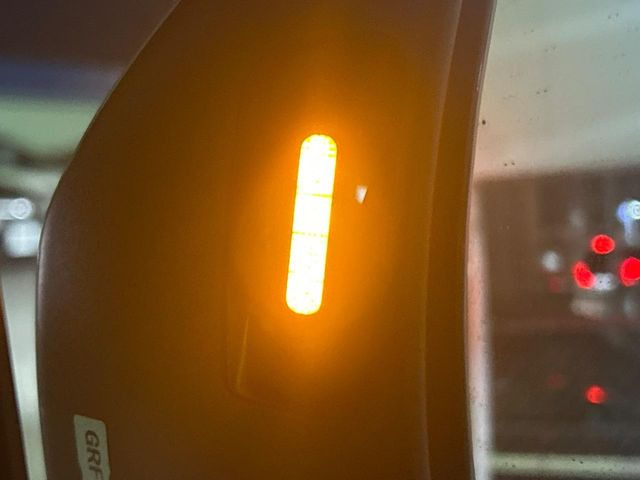 �y�����r�[�N���f�B�e�B�N�V�����z���s���A�h�A�~���[�̎��p�ɂȂ�₷���ӏ��Ɍ㑱�Ԃ��ڋ߂���ƃT�C�h�~���[�t�߂Ɍx����\���A�h���C�o�[�ɒ��ӊ��N�ƁA����̍ۂ̓n���h��������A�V�X�g�����܂��B