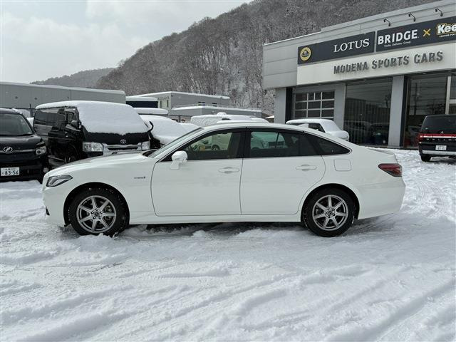 クラウンハイブリッド 2.5 S Four 4WD