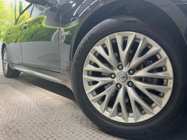 �y����18�C���`�A���~�z�C�[���z�O�ςɃ}�b�`���������A���~�z�C�[���𑕒����Ă���܂��B�e��ЊO�A���~�z�C�[����A�X�^�b�h���X�^�C�����戵�����Ă���܂��B���񂲑��k����������