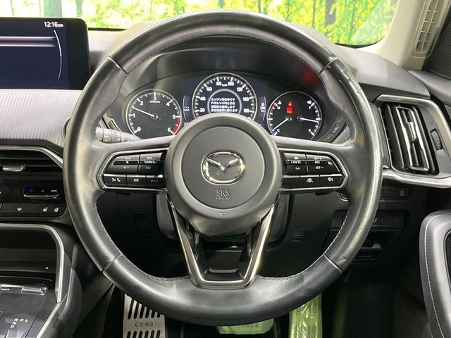 ステアリングも使用感が少なく、きれいな状態となっております♪