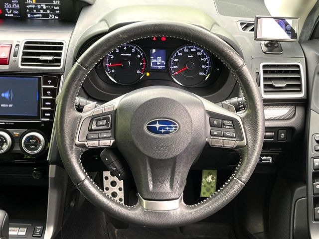 �y�����v�����X�e�A�����O�z�㎿�Ȋv���g�p���邱�ƂŁA��ɂ����������݂ƂĂ��^�]���₷���n���h���ł���