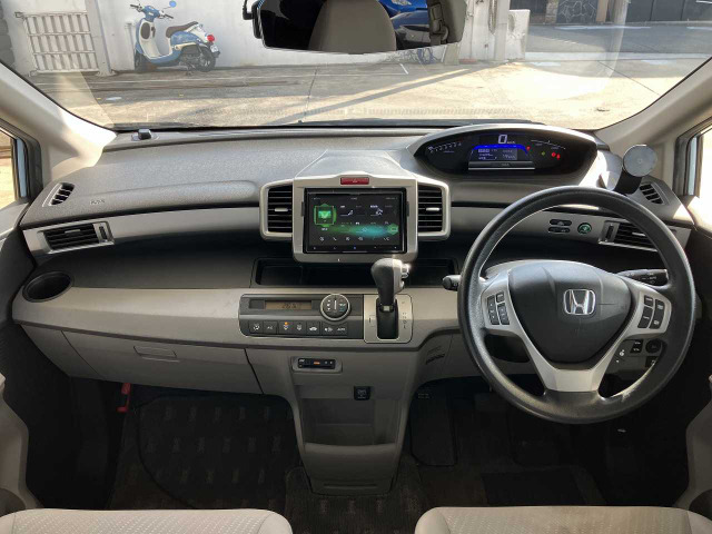 フリードハイブリッド1.5 ジャストセレクション