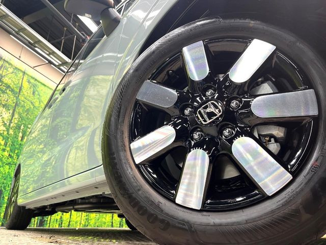 �y�����A���~�z�C�[���z�O�ςɃ}�b�`���������A���~�z�C�[���𑕒����Ă���܂��B�e��ЊO�A���~�z�C�[����A�X�^�b�h���X�^�C�����戵�����Ă���܂��B���񂲑��k����������