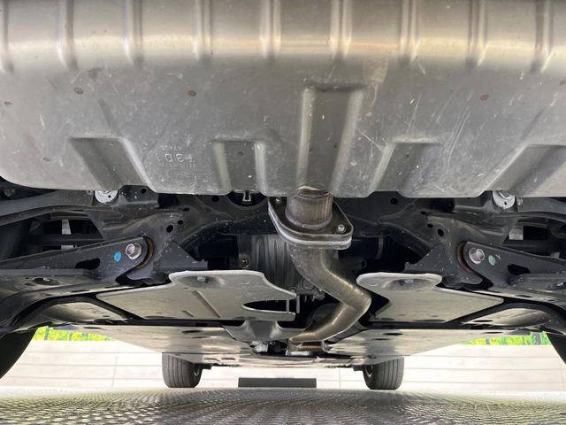 大好評を頂いておりますボディの弾スプラッシュコートも好評受付中。通常のガラスコートと異なる、耐久年数6年の無機質ガラスコーティングが、ボディをキレイな状態に保ってくれます。