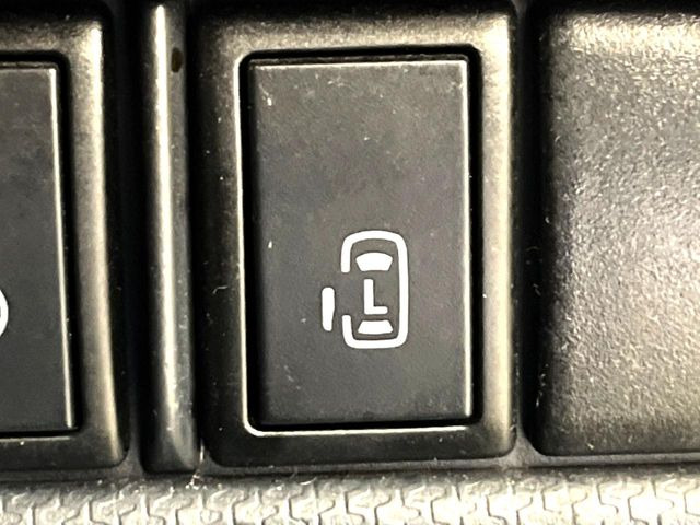 �y�p���[�X���C�h�h�A�z�X�}�[�g�L�[��^�]�Ȃ̃X�C�b�`�ŃX���C�h�h�A�̊J���\���d��������͂����ăh�A���J����K�v�������A���������q�l�ł��A�d���ו��������Ă��鎞�����N�ɊJ���߂ł��܂���