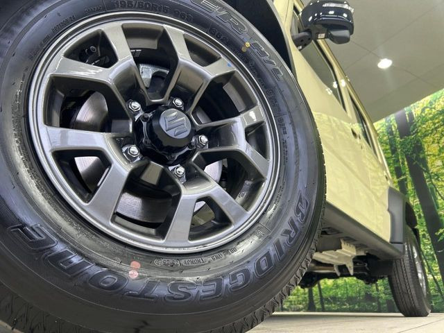 �y����15�C���`�A���~�z�C�[���z�O�ςɃ}�b�`���������A���~�z�C�[���𑕒����Ă���܂��B�e��ЊO�A���~�z�C�[����A�X�^�b�h���X�^�C�����戵�����Ă���܂��B���񂲑��k����������