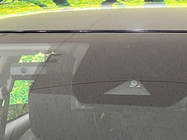 �y�C���e���W�F���g�G�}�[�W�F���V�[�u���[�L�z�t�����g�J�����őO���̎ԗ�����s�҂����m�B�Փ˂������Ȏ��͏Փ˔�Q�y���u���[�L���쓮�A�Փˉ�����T�|�[�g�B�����S�Ƀh���C�u�����y���݂��������܂��B