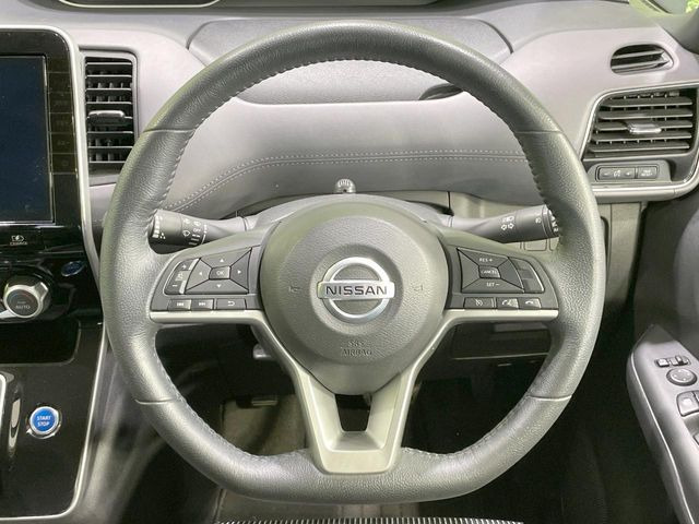 �y�����v�����X�e�A�����O�z�㎿�Ȋv���g�p���邱�ƂŁA��ɂ����������݂ƂĂ��^�]���₷���n���h���ł���