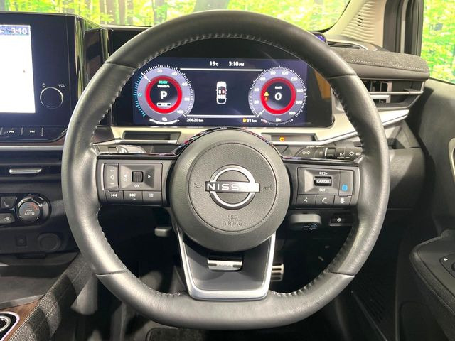 ステアリングも使用感が少なく、きれいな状態となっております♪