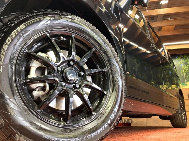 �y16�C���`�A���~�z�C�[���z�O�ςɃ}�b�`�����A���~�z�C�[���𑕒����Ă���܂��B�e��A���~�z�C�[����A�X�^�b�h���X�^�C�����戵�����Ă���܂��B���񂲑��k����������