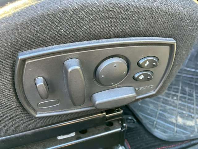 �C�ɂȂ邨�Ԃ�����܂�����E�̓d�b�ԍ����璼�ڂ��X�ɂ��₢���킹���������B�x�����@����ԗ����A��Ԃ܂łȂ�ł������������Ē����܂��B�X�^�b�t�ꓯ���A�����҂����Ă���܂��B