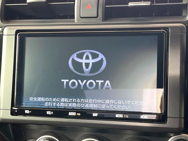 �y�����i�r�z�l�C�̏����i�r�𑕔����Ă���܂��B�i�r�̎g���₷���͂������A�I�[�f�B�I�@�\���[��!�L�����v�◷�s�͂������A�ʋ΂┃�����ȂǕ��i�̃h���C�u���y�����Ȃ�͂���