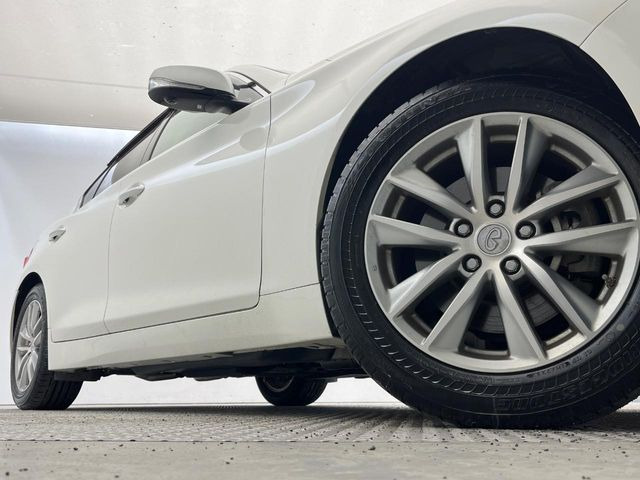 �y����17�C���`�A���~�z�C�[���z�O�ςɃ}�b�`���������A���~�z�C�[���𑕒����Ă���܂��B�e��ЊO�A���~�z�C�[����A�X�^�b�h���X�^�C�����戵�����Ă���܂��B���񂲑��k����������