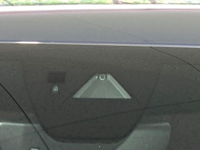 �yi-ACTIVESENSE�z���s���ɑO���̎ԗ�����F�����A�Փ˂������Ȏ��͌x��ƃu���[�L�ŏՓˉ���Ɣ�Q�y�����A�V�X�g�B�����S�Ƀh���C�u�����y���݂��������܂��B