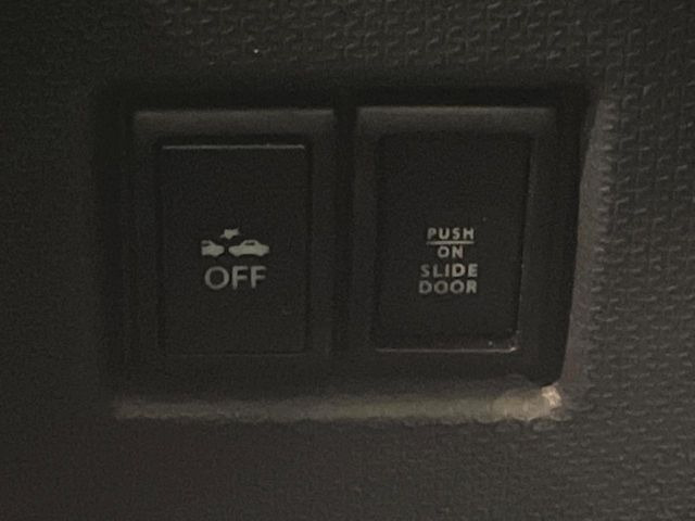 �y�X�Y�L �Z�[�t�e�B�T�|�[�g�z���s���ɑO���̎ԗ�����F�����A�Փ˂������Ȏ��͌x��ƃu���[�L�ŏՓˉ���Ɣ�Q�y�����A�V�X�g�B�����S�Ƀh���C�u�����y���݂��������܂��B