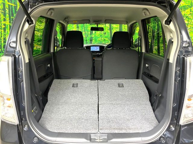 ���i�̂���������ʋ΁A���}���ɏ\���ȉ׎��X�y�[�X���m�ۂ��Ă���܂��B�Z�J���h�V�[�g��|���ƁA�傫�ȉו��̐ύڂ��\�ł���