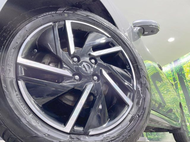 �y����16�C���`�A���~�z�C�[���z�O�ςɃ}�b�`���������A���~�z�C�[���𑕒����Ă���܂��B�e��ЊO�A���~�z�C�[����A�X�^�b�h���X�^�C�����戵�����Ă���܂��B���񂲑��k����������