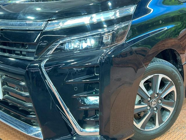 �yLED�w�b�h���C�g�z���V����ԑ��s�����ǍD�Ȏ��E���m�ۂ����S���ĉ^�]�ł��鍂�P�xLED�w�b�h���C�g�𑕔�!�_�����x�������A����d�͂��}�����Ă��܂��B