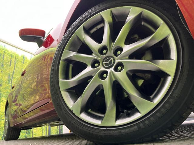 �y����18�C���`�A���~�z�C�[���z�O�ςɃ}�b�`���������A���~�z�C�[���𑕒����Ă���܂��B�e��ЊO�A���~�z�C�[����A�X�^�b�h���X�^�C�����戵�����Ă���܂��B���񂲑��k����������