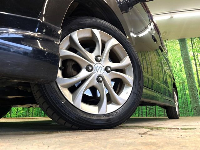 �y�����A���~�z�C�[���z�O�ςɃ}�b�`���������A���~�z�C�[���𑕒����Ă���܂��B�e��ЊO�A���~�z�C�[����A�X�^�b�h���X�^�C�����戵�����Ă���܂��B���񂲑��k����������