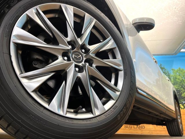 �y����19�C���`�A���~�z�C�[���z�O�ςɃ}�b�`���������A���~�z�C�[���𑕒����Ă���܂��B�e��ЊO�A���~�z�C�[����A�X�^�b�h���X�^�C�����戵�����Ă���܂��B���񂲑��k����������