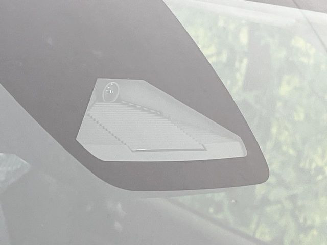 �y�z���_�Z���V���O�z���s���ɑO���̎ԗ�����F�����A�Փ˂������Ȏ��͌x��ƃu���[�L�ŏՓˉ���Ɣ�Q�y�����A�V�X�g�B�����S�Ƀh���C�u�����y���݂��������܂��B