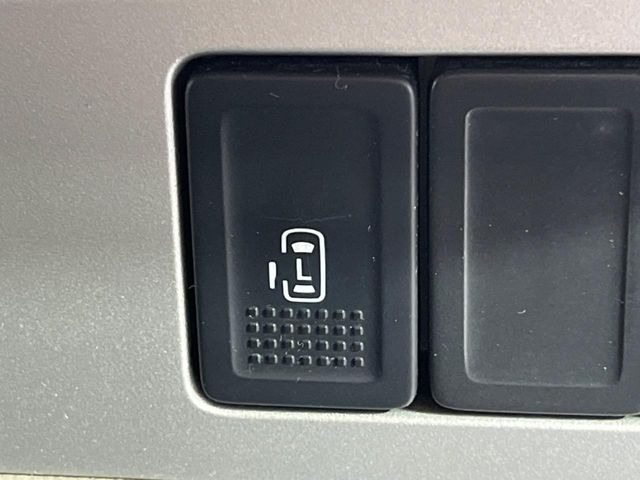 �y�p���[�X���C�h�h�A�z�X�}�[�g�L�[��^�]�Ȃ̃X�C�b�`�ŃX���C�h�h�A�̊J���\���d��������͂����ăh�A���J����K�v�������A���������q�l�ł��A�d���ו��������Ă��鎞�����N�ɊJ���߂ł��܂���