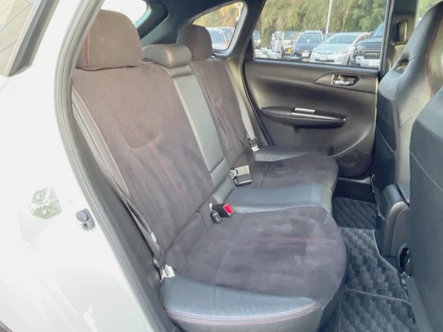 �y�n�[�t���U�[�V�[�g�z�������ƍ���S�n�𗼗������l�C�̃V�[�g���w�ʁE���ʂ̃t�@�u���b�N�f�ނ́A�ʋC���̗ǂ��⊊��ɂ����ɗD��Ă��܂��B�C���╞���ɍ��E���ꂸ���K�ɂ���肢�������܂��B