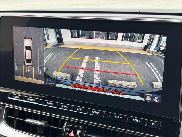 【パノラミックビューモニター】専用のカメラにより、上から見下ろしたような視点で360度クルマの周囲を確認することができます☆死角部分も確認しやすく、狭い場所での切り返しや駐車もスムーズに行えます。