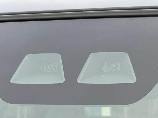 �y�X�}�[�g�A�V�X�g�z���s���ɑO���̎ԗ�����F�����A�Փ˂������Ȏ��͌x��ƃu���[�L�ŏՓˉ���Ɣ�Q�y�����A�V�X�g�B�����S�Ƀh���C�u�����y���݂��������܂��B