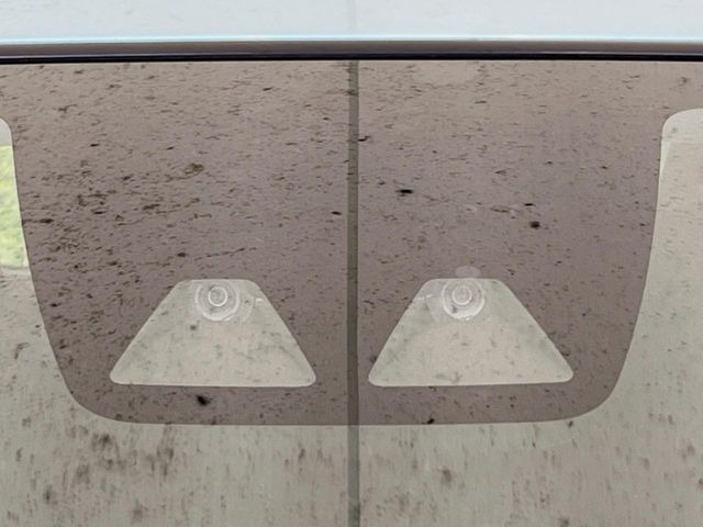 �y�X�}�[�g�A�V�X�g3�z���s���ɑO���̎ԗ�����F�����A�Փ˂������Ȏ��͌x��ƃu���[�L�ŏՓˉ���Ɣ�Q�y�����A�V�X�g�B�����S�Ƀh���C�u�����y���݂��������܂�