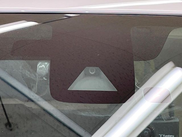 �y�G�}�[�W�F���V�[�u���[�L�z���s���ɑO���̎ԗ�����F�����A�Փ˂������Ȏ��͌x��ƃu���[�L�ŏՓˉ���Ɣ�Q�y�����A�V�X�g�B�����S�Ƀh���C�u�����y���݂��������܂��B