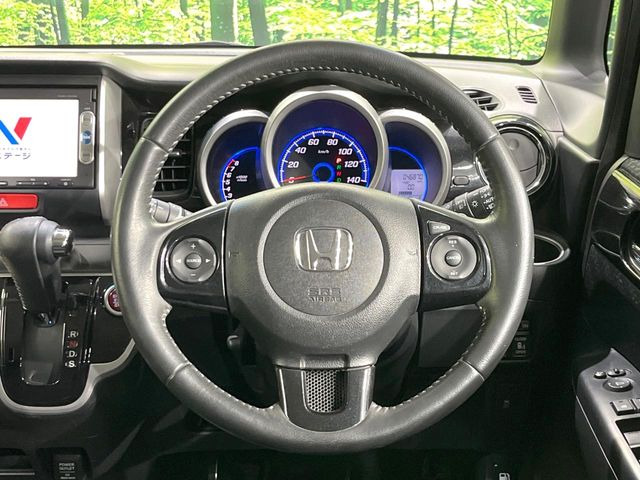 �y�����v�����X�e�A�����O�z�㎿�Ȋv���g�p���邱�ƂŁA��ɂ����������݂ƂĂ��^�]���₷���n���h���ł���