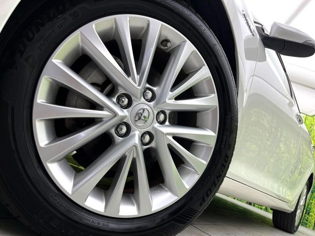 �y����17�C���`�A���~�z�C�[���z�O�ςɃ}�b�`���������A���~�z�C�[���𑕒����Ă���܂��B�e��ЊO�A���~�z�C�[����A�X�^�b�h���X�^�C�����戵�����Ă���܂��B���񂲑��k����������