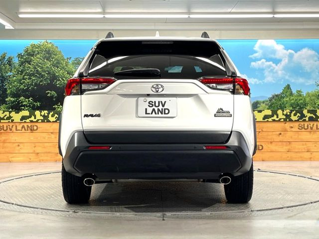 高透明度のガラス皮膜で撥水はもちろん、上質なツヤ・光沢を実現。紫外線や酸性雨から大切な愛車を保護し、色あせ・劣化を防止。「弾スプラッシュコート」、「弾プリミッサコート」からお選びいただけます。