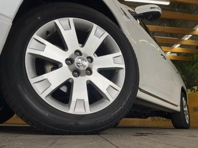 �y����18�C���`�A���~�z�C�[���z�O�ςɃ}�b�`���������A���~�z�C�[���𑕒����Ă���܂��B�e��ЊO�A���~�z�C�[����A�X�^�b�h���X�^�C�����戵�����Ă���܂��B���񂲑��k����������