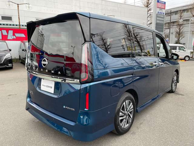 セレナ1.4 e-POWER ハイウェイスターV