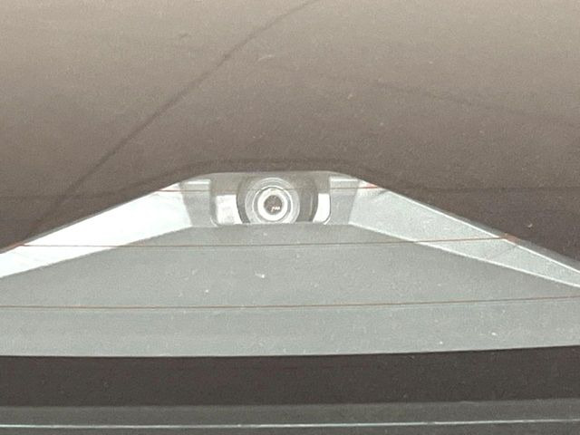 �y�g���^�Z�[�t�e�B�Z���X�z���s���ɑO���̎ԗ�����F�����A�Փ˂������Ȏ��͌x��ƃu���[�L�ŏՓˉ���Ɣ�Q�y�����A�V�X�g�B�����S�Ƀh���C�u�����y���݂��������܂��B