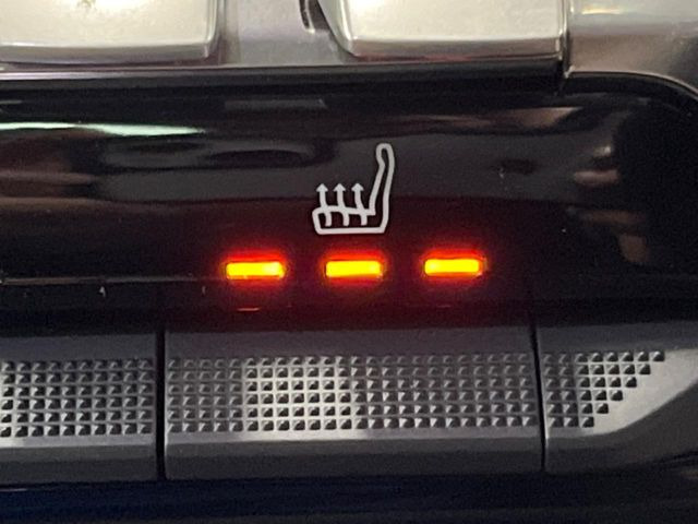 ���t�����g�V�[�g�q�[�e�B���O:�^�]�ȁE����ȋ��ɎO�i�K�Œ��߂��\�ȃV�[�g�q�[�^�[�𑕔����Ă���܂��B�G�߂��킸���K�ɂ��g�p���������܂��B